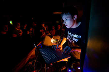 Four Tet - Parallel Jalebi (Hudson Mohawke remix)