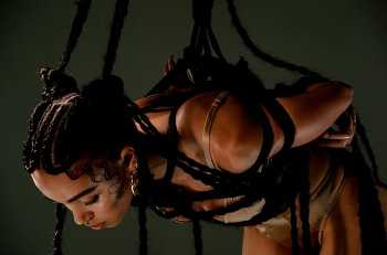 FKA twigs - Pendulum video
