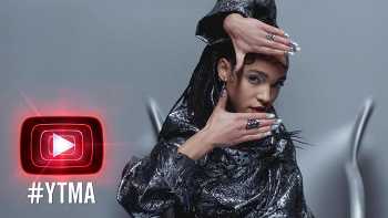 FKA twigs -­ Glass and Patron video