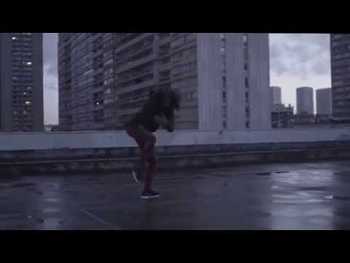 Chill Out // Lee Za video