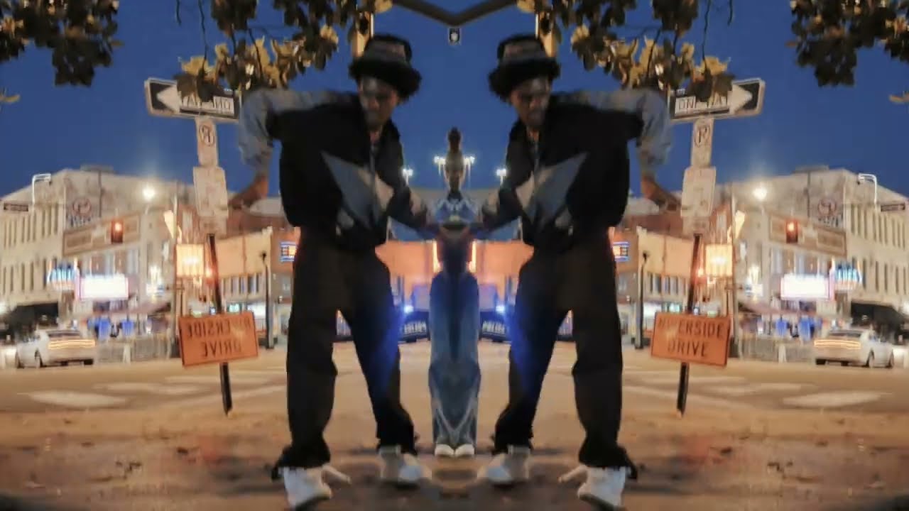 8Ball - 100Lifes video