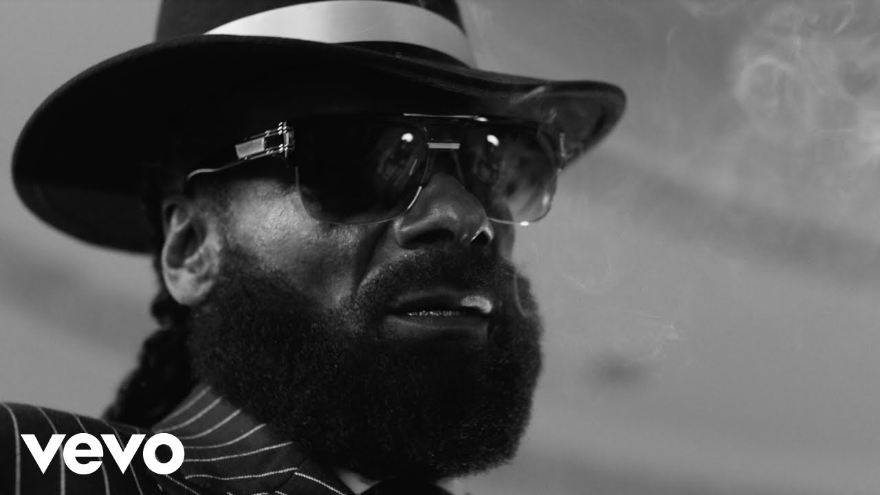 Snoop Dogg - Stop Counting My Poccets video